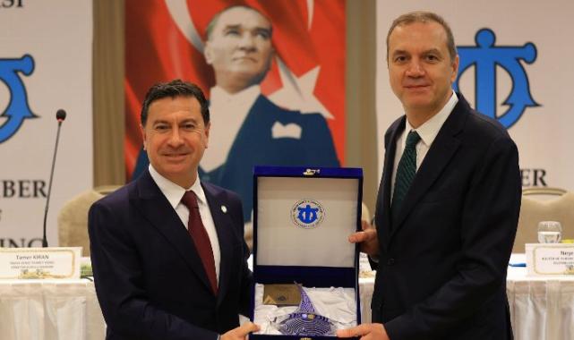 Başkan Aras: Deniz turizminde sorunların çözümüne gereken desteği vereceğiz