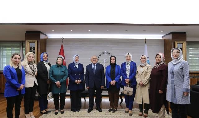 Başkan Büyükkılıç, AK Partili kadınları ağırladı