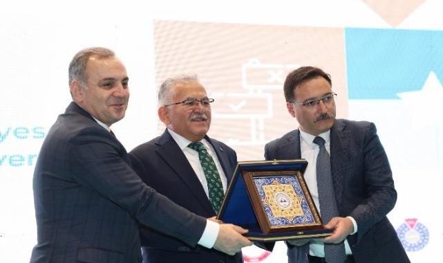 Başkan Büyükkılıç: “Bu fuar, iş arayan ile işverenleri buluşturacak”