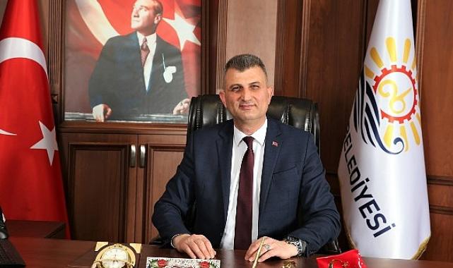 Gölcük Belediye Başkanı Sezer, 1 Mayıs Emek ve Dayanışma Gününü kutladı