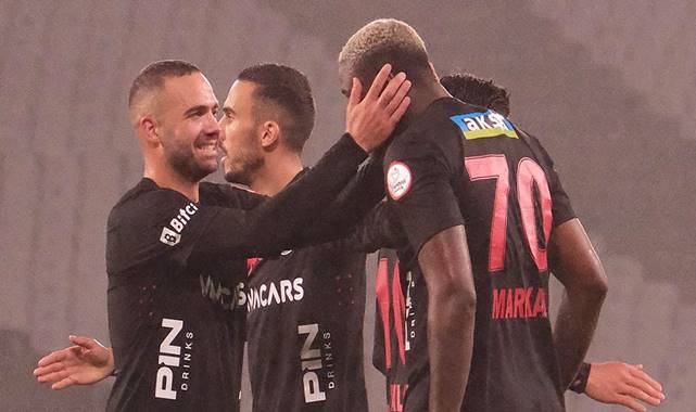 Vavacars Fatih Karagümrük 4-1 Bitexen Antalyaspor (Maç Sonucu) Karagümrük’ten kritik 3 puan!