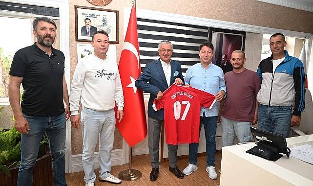 Kemer Ayyıldız Masterler’den Başkan Topaloğlu’na ziyaret