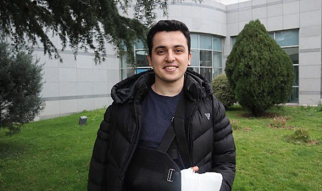 10 saatlik bir ameliyatla ayak parmağı, eline nakledildi