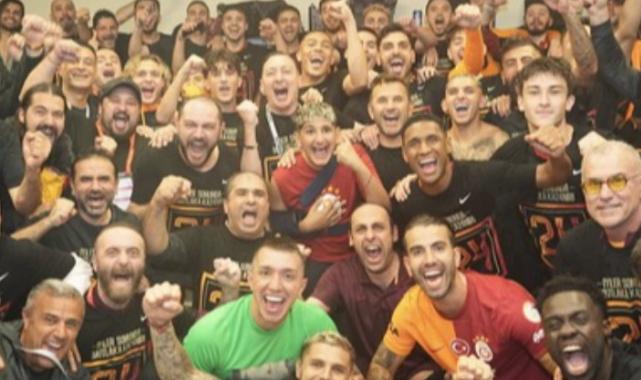 Aslanlar kupayı kaldırdı