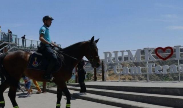 Atlı Jandarma Birlikleri Turistik Yerlerde Devriye gerçekleştirdi