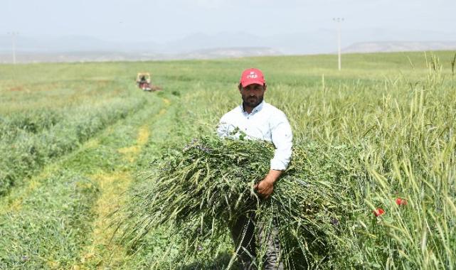 Başkan Altay: “Milli ekonomiye katma değer sağlıyoruz”