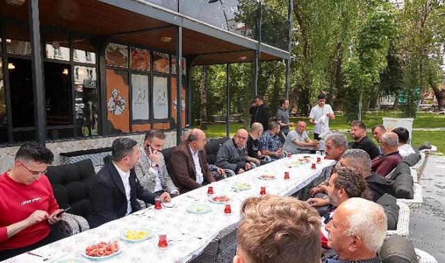 Başkan Arı İstiklal Caddesi’nde esnaflarla bir araya geldi