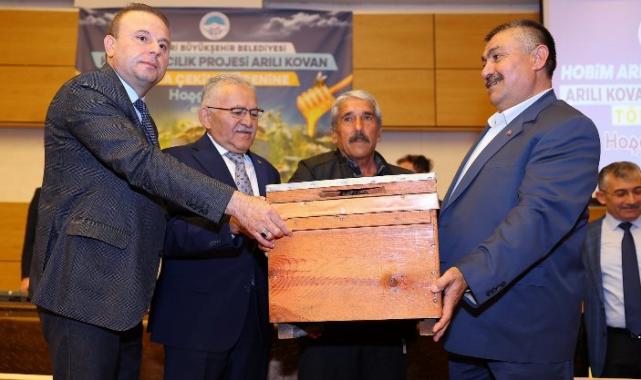 Başkan Büyükkılıç’tan arıcılığa son 3 yılda 7 milyon TL’lik destek