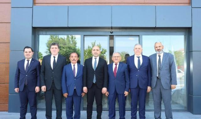 Başkan Büyükkılıç’tan iş dünyasına iade-i ziyaretler