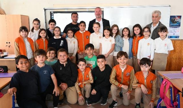 Başkan Fatih Karabatı sınıf başkanı Zehranur’un seçim vaadini yerine getirdi