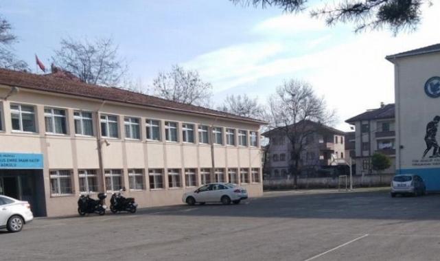 Boğazına takılan hamburger sonu oldu!