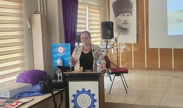 Burhaniye Belediyesi’nden Bağımlılıkla Mücadele Semineri