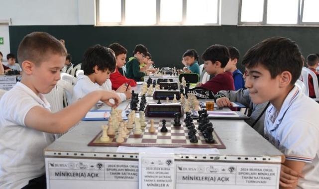 Bursa Osmangazi’de minik ‘şah-mat’çılar ödüllendirildi