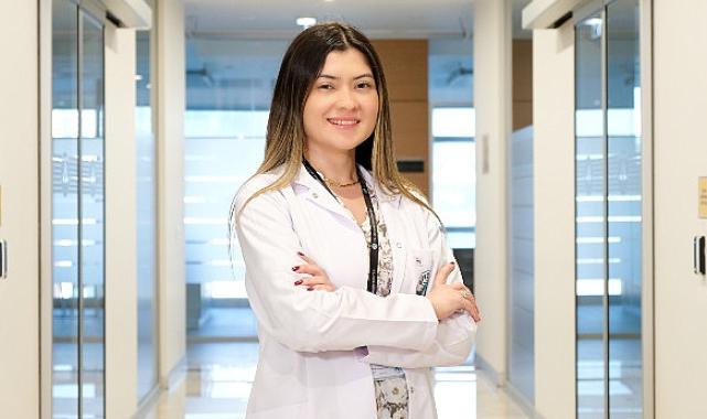 Dişlerinizi yeniden şekillendirerek gülüşünüzü yenileyebilirsiniz! Restoratif diş tedavisi, estetik ve fonksiyonu yeniden kazandırıyor!