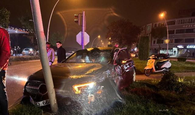 Düzce’de otomobille hafif ticari araç çarpıştı: 3 yaralı