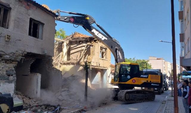 Edirne Keşan’da metruklara yıkım