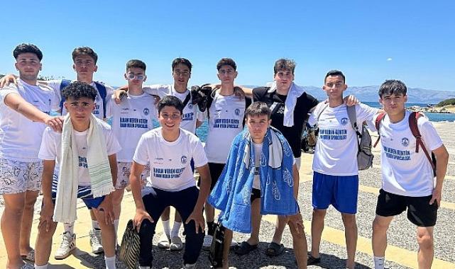 Efes Selçuklu Sporcular Çeşme’de Yapılan Yarımada Spor Oyunlarına Katıldı