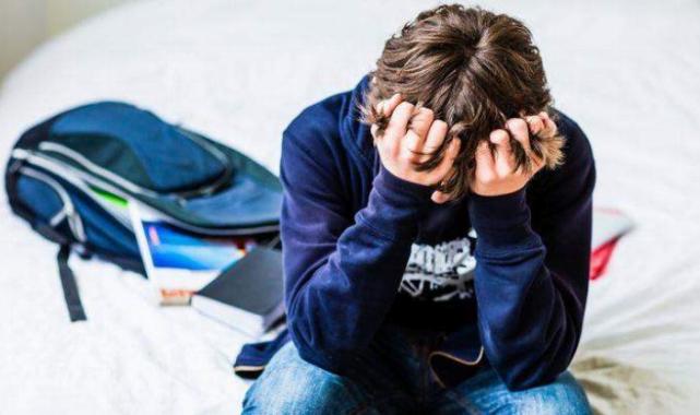 Ergenlikte depresyona dikkat!