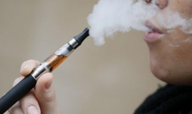 Gençleri hedef alan tehlike! Elektronik sigara!