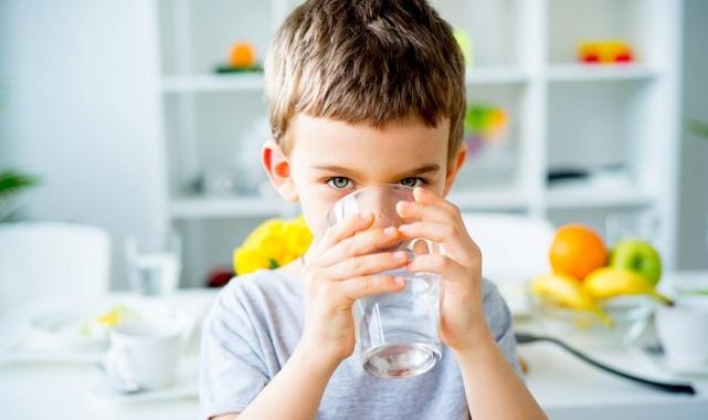 Havalar ısında, vakalar artıyor… Çocuk ishalinde sıvı kaybına dikkat!