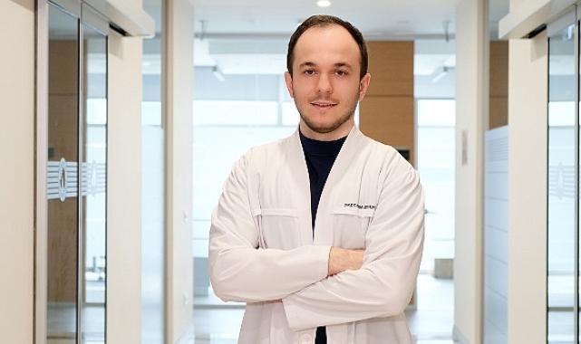 İmplant yaptıranların ağız bakımı da özel! Uzmanlar, implant çevresi için ağız duşlarını öneriyor…