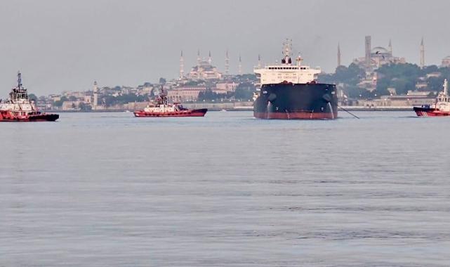 İstanbul Boğaz trafiği durdu!