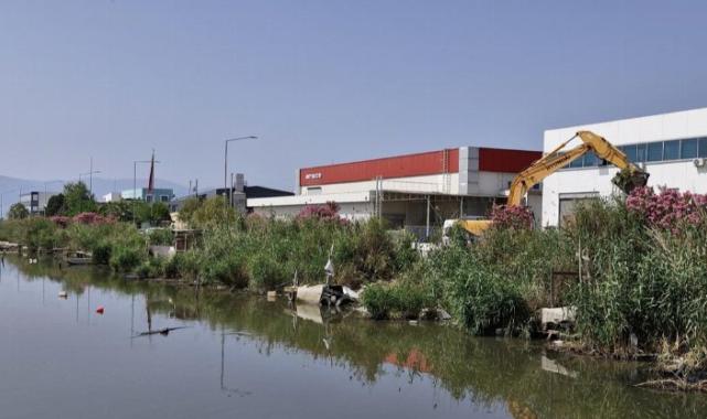 İzmir Çiğli’den kaçak barınak ve iskeleye sıfır taviz!