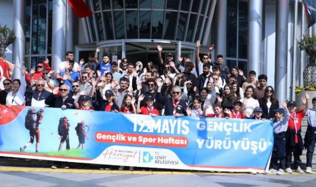 İzmitli gençler, 19 Mayıs Gençlik Yürüyüşünde buluştu