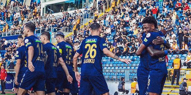 Kasımpaşa 2-1 Beşiktaş (Maç Sonucu) Beşiktaş sezonu yenilgiyle kapattı!