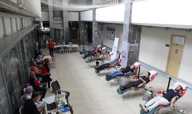 Kayseri Büyükşehir personelinden ERÜ Kan Merkezi’ne “kan bağışı” desteği
