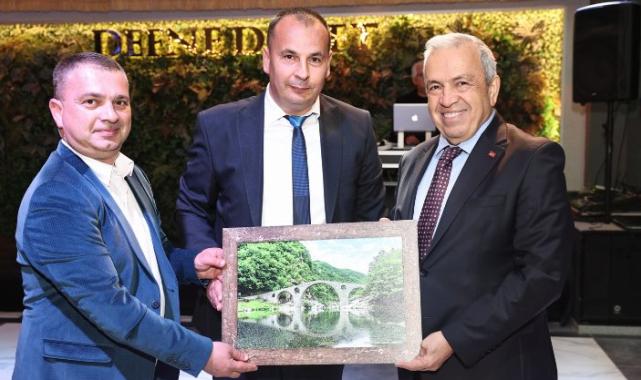 Kardeş kentler yemekte buluştu