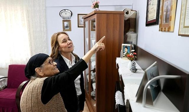 Konak Belediye Başkanı Nilüfer Çınarlı Mutlu’dan Anneler Günü’nde şehit annesine anlamlı ziyaret