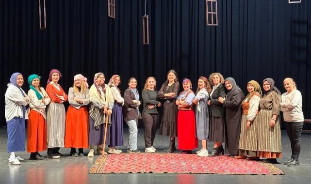Küçük Köy’ün Büyük Kadınları, Çayırova’da seyirci karşısına çıkıyor