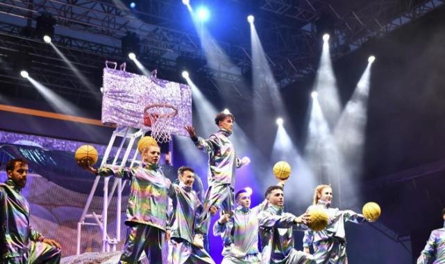 Mersin’de gençler doya doya bayram yaşıyor