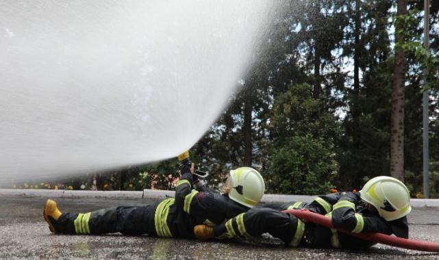 Muğla’da geleceğin itfaiyecileri uygulamalı eğitimde