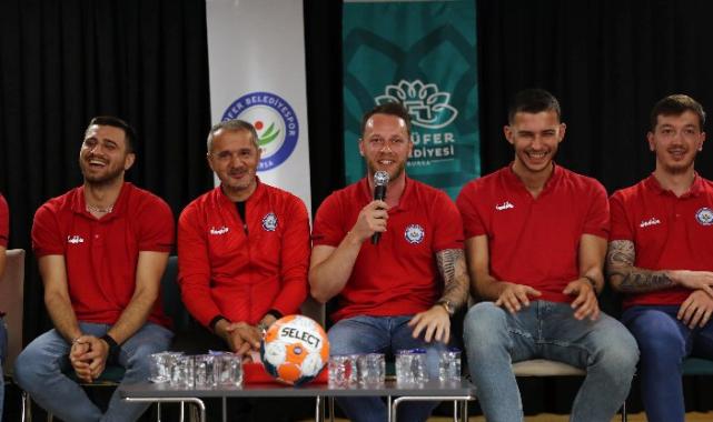 Nilüfer Belediyespor Hentbol Takımı öğrencilerle buluştu