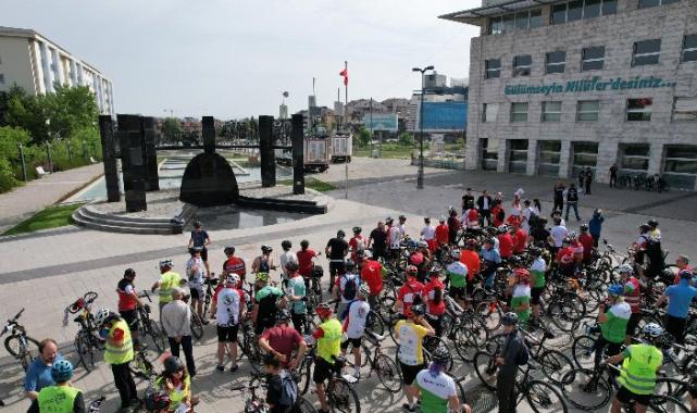 Nilüfer’de bisiklet tutkunları 19 Mayıs için pedalladı