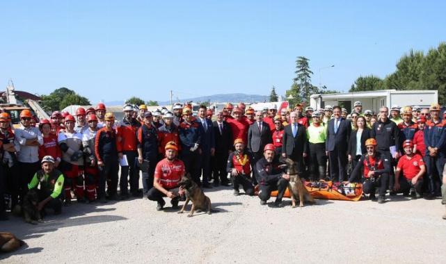 Osmangazi Belediyesi Arama Kurtarma Ekibinden nefes kesen tatbikat