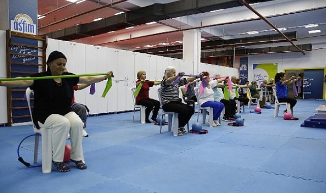 Parkinson Hastaları egzersizlerini ASFİM’de yapıyor