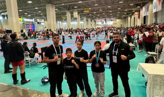 Pazaryerili kick boksçular Kick Boks Dünya kupasında 3. oldu