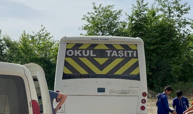 Servis sürücüsü, öğrencilerle birlikte polisten kaçtı