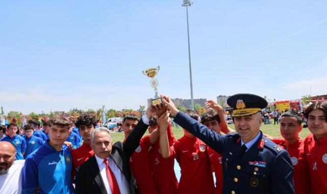 Sporcu fabrikası değil şampiyonluk fabrikası Talasgücü