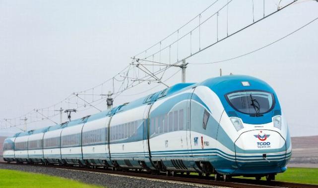 Türkiye yüksek hızlı trenlerle taşındı