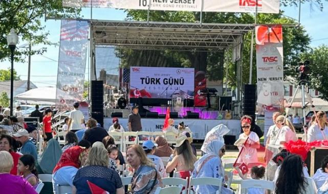 ABD’de yüzlerce kişi ‘Türk Günü’nde buluştu