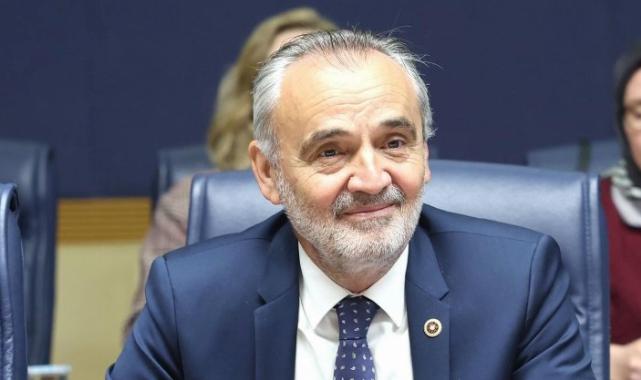 Akalın, askeriyede terfilerin siyasi makamlar tarafından yapılmasını eleştirdi