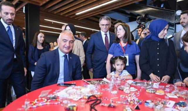 Bakan Ersoy: Van adeta Sanat Galerisi’ne dönüşecek