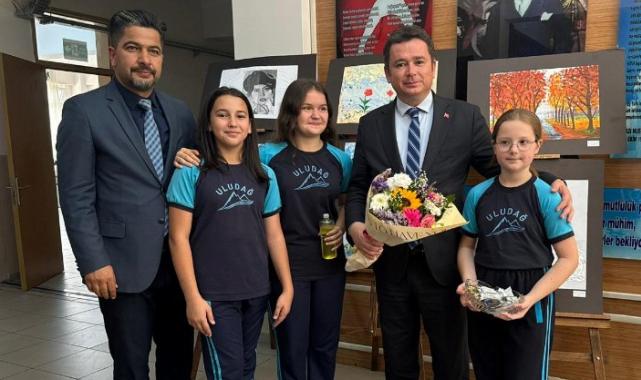 Başkan Aydın, öğrenciler ile birlikte okul boyadı