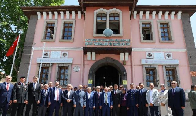 Başkan Büyükkılıç bayramlaşma programlarına katıldı