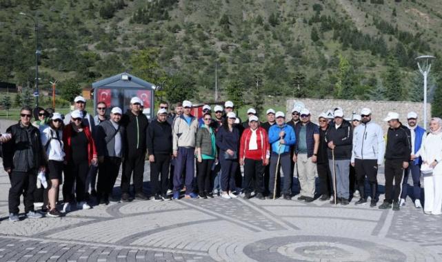 Başkan Büyükkılıç, doğa yürüyüşüne katıldı