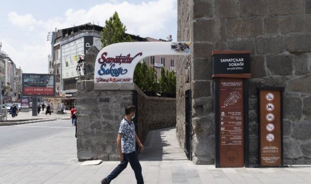 Başkan Büyükkılıç’tan Sanatçılar Sokağı’na davet